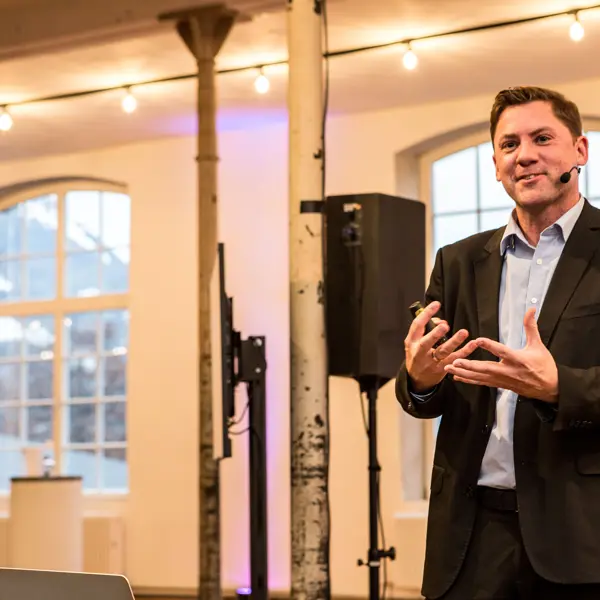 Vorarlberger Convention Forum 2019, Vortragender Lukas Rössler © Roswitha Schneider