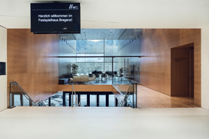 Foyer 1 mit Blickrichtung Saal Propter Homines im Festspielhaus Bregenz