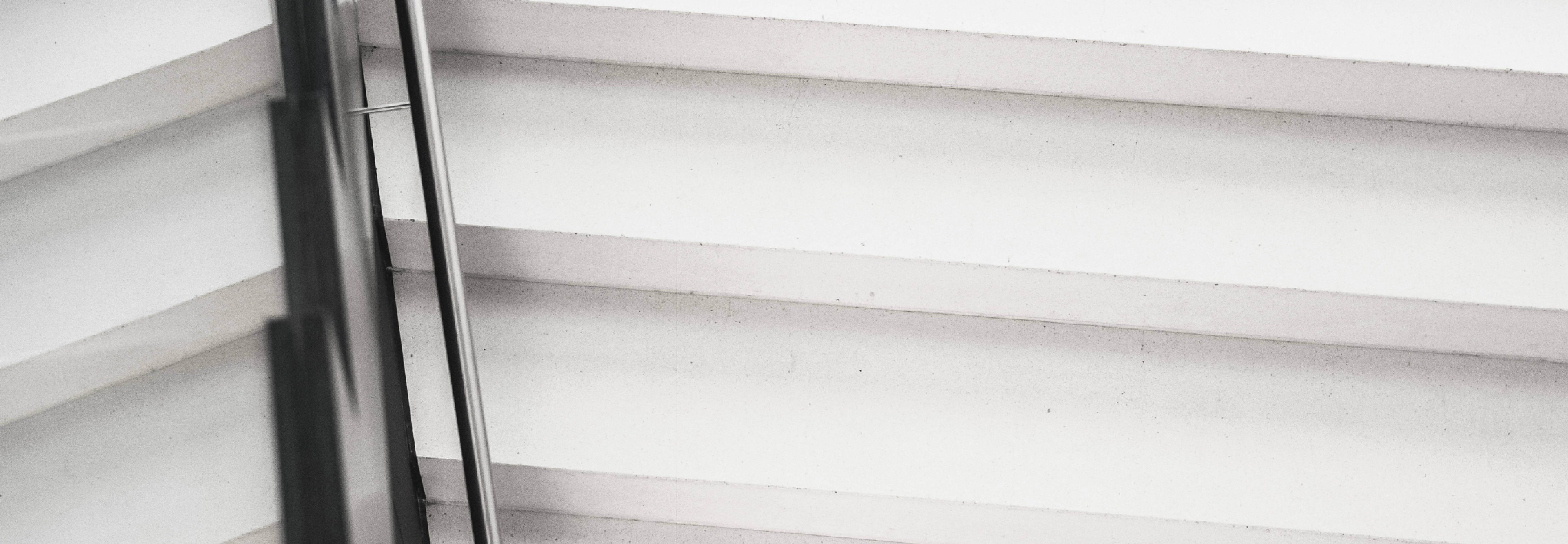 Nahaufnahme weiße Treppe im Festspielhaus Bregenz © Büro Magma, Magdalena Türtscher