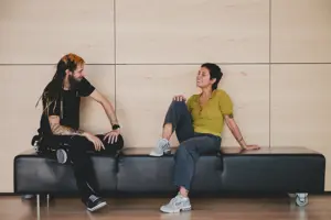 © Büro Magma, Magdalena Türtscher Festspielhaus Bregenz Mitarbeiter:innen im Seefoyer © Büro Magma, Magdalena Türtscher