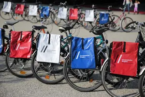 Vier Fahrräder mit Gepäckträgertaschen von Kongresskultur Bregenz © Anja Koehler