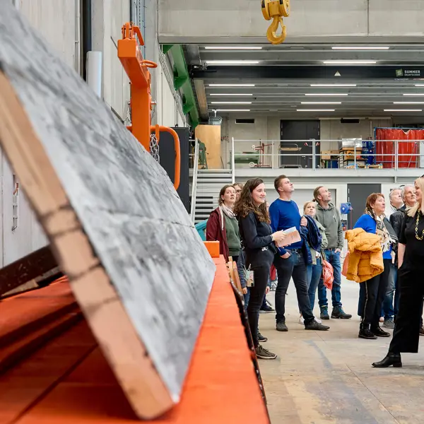 © Anja Koehler Blick hinter die Kulissen im Festspielhaus Bregenz – eine Führungsgruppe in den Werkstätten © Anja Koehler