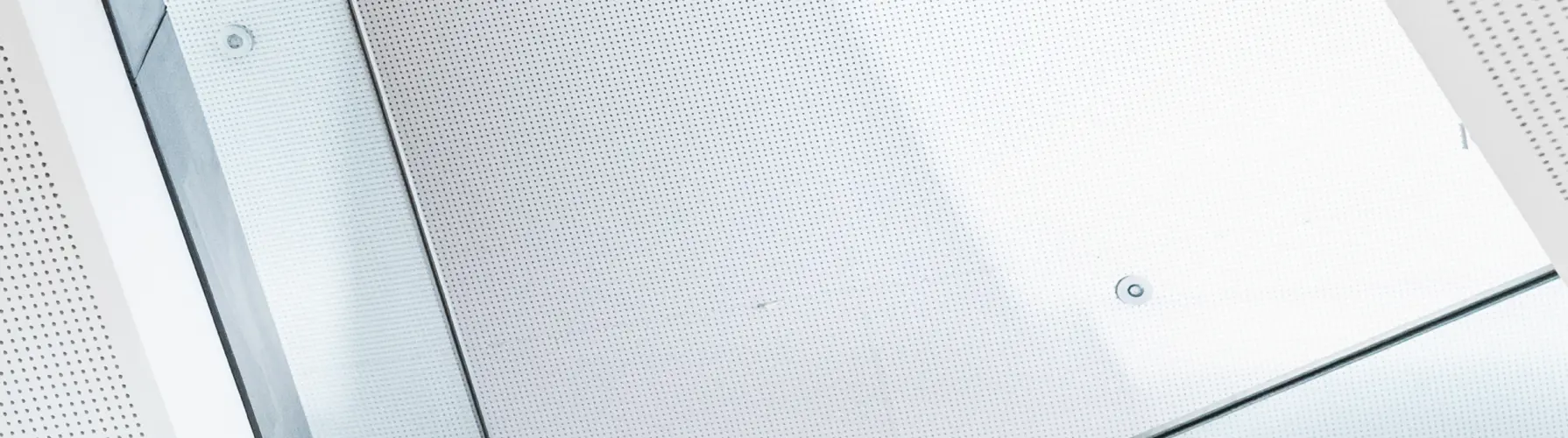 © Büro Magma, Magdalena Türtscher Weiße Lochdecke im Festspielhaus Bregenz © Büro Magma, Magdalena Türtscher