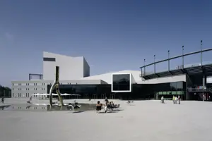 Platz der Wiener Symphoniker, Vorplatz Festspielhaus Bregenz © Bruno Klomfar